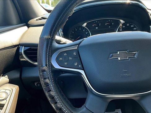 Used 2023 Chevrolet Traverse RS AWD/4WD image 11