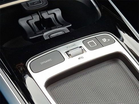 New 2025 Mercedes-Benz GLB 250 4MATIC image 13