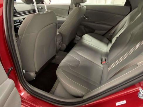 Certified 2025 Hyundai Elantra Sport image 9