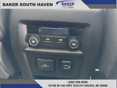 Used 2022 Chevrolet Traverse RS image 12