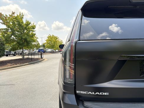 Used 2026 Cadillac Escalade Platinum Sport w/ LPO, Floor Liner Package AWD/4WD image 44