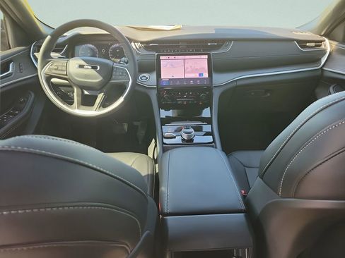 New 2025 Jeep Grand Cherokee Limited w/ Luxury Tech Group II AWD/4WD image 24