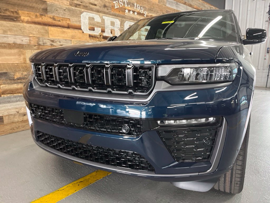 New 2027 Jeep Grand Cherokee Summit AWD/4WD image 9