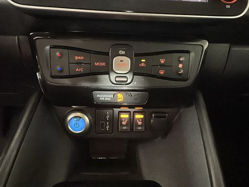 Used 2022 Nissan Leaf SV w/ SV Technology Package FWD image 22