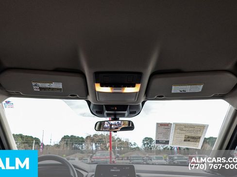 Used 2024 Nissan Rogue SV image 60