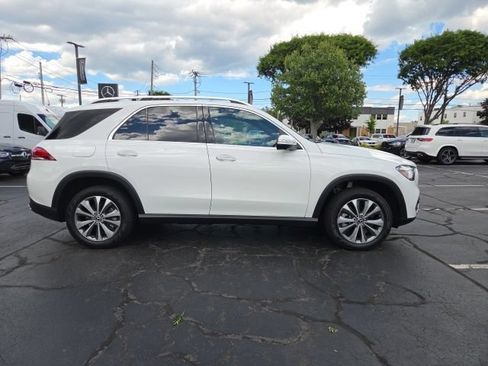 Used 2021 Mercedes-Benz GLE 450 4MATIC image 2