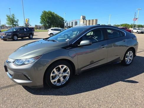 Used 2017 Chevrolet Volt Premier w/ Driver Confidence II Package FWD image 7