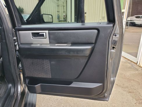Used 2017 Ford Expedition EL XLT image 15