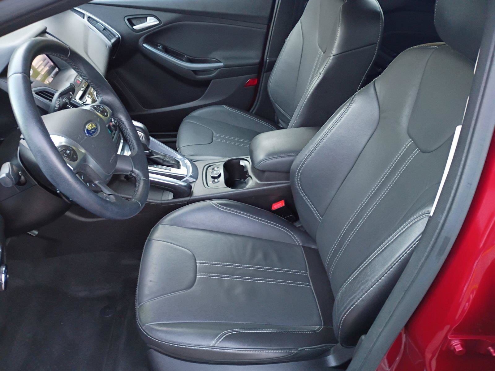 Used 2014 Ford Focus Titanium FWD image 14