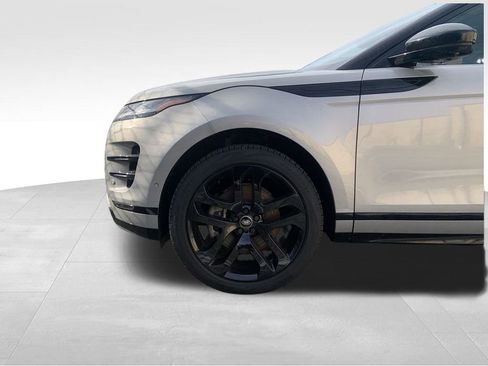 Certified 2025 Land Rover Range Rover Evoque Dynamic SE image 9