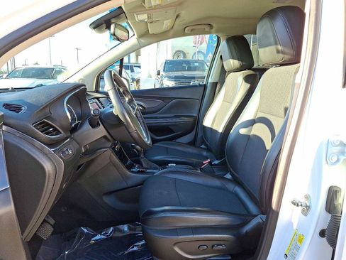 Used 2022 Buick Encore Preferred w/ Safety Package image 24