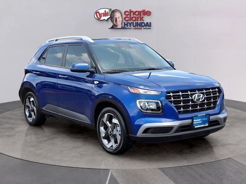 Certified 2024 Hyundai Venue SEL FWD image 7