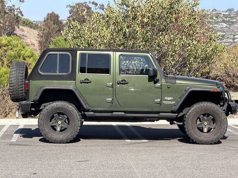 Used 2008 Jeep Wrangler Unlimited Sahara w/ Trailer Tow Group AWD/4WD image 5