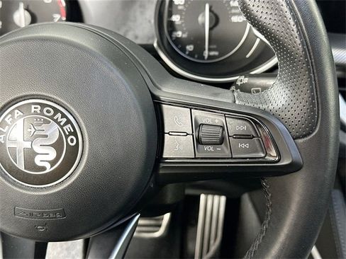 Used 2023 Alfa Romeo Stelvio Veloce image 24