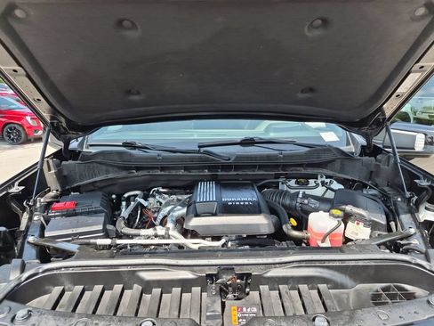 Used 2025 Chevrolet Silverado 1500 ZR2 w/ Technology Package AWD/4WD image 18
