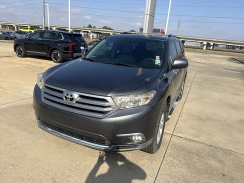 Used 2013 Toyota Highlander Base Plus image 4