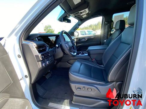 Used 2025 GMC Yukon Elevation AWD/4WD image 36