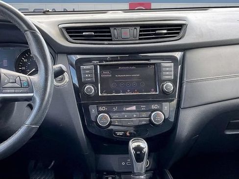 Used 2020 Nissan Rogue SL FWD image 9
