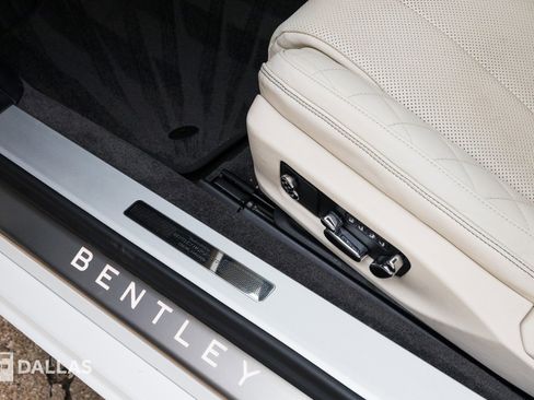 Used 2022 Bentley Continental GT image 30