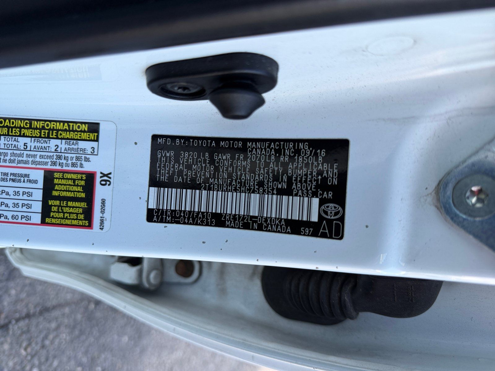 Used 2017 Toyota Corolla L w/ Carpet Mat Package (TMS) FWD image 35