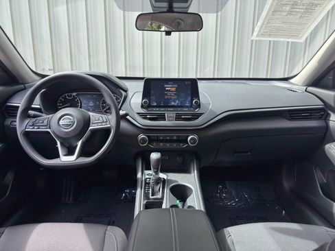 Used 2022 Nissan Altima 2.5 SV FWD image 11