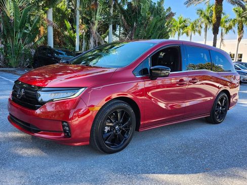 Certified 2024 Honda Odyssey Sport image 3