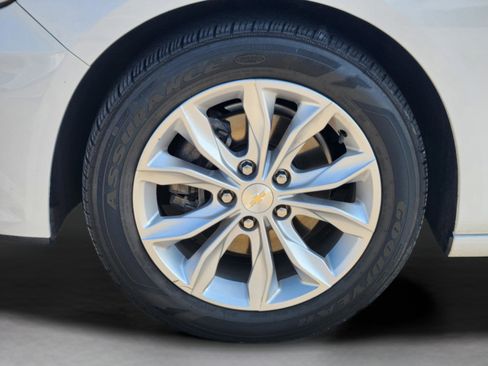 Used 2023 Chevrolet Malibu LT image 36