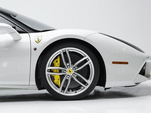 Used 2016 Ferrari 488 GTB Base image 68