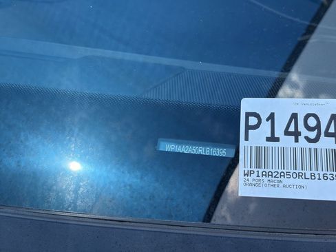 Used 2024 Porsche Macan AWD/4WD image 6