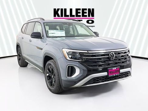 New 2026 Volkswagen Atlas Peak Edition AWD/4WD image 1