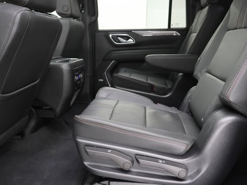 Used 2023 Chevrolet Suburban RST w/ Luxury Package image 9