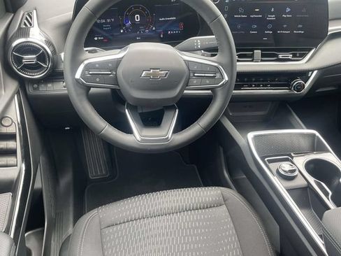 New 2027 Chevrolet Equinox LT w/ Safety and Technology Package FWD image 11