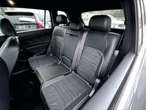 Used 2024 Volkswagen Tiguan SEL R-Line image 19