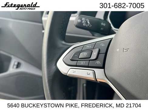 Used 2024 Volkswagen Jetta SE image 16