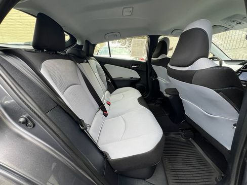 Certified 2022 Toyota Prius LE FWD image 17