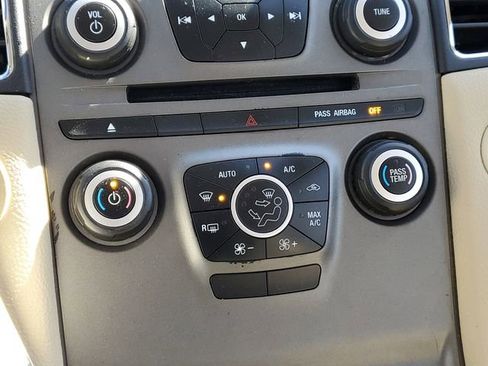 Used 2014 Ford Taurus SEL image 22