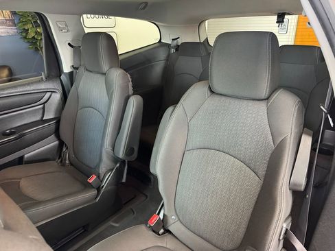 Used 2015 Chevrolet Traverse LT w/ Style and Technology Package image 45