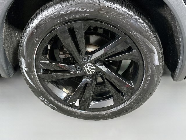 Used 2024 Volkswagen Tiguan SE R-Line AWD/4WD image 31