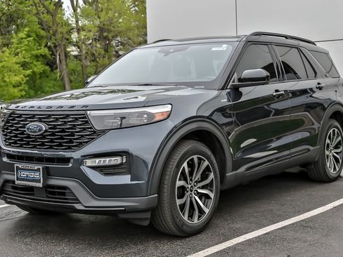 Used 2023 Ford Explorer ST-Line w/ Class IV Trailer Tow Package AWD/4WD image 5