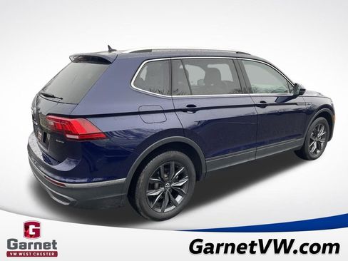 Used 2023 Volkswagen Tiguan SE w/ Panoramic Sunroof Package image 5