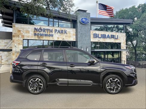 Used 2025 Subaru Forester Limited AWD/4WD image 4