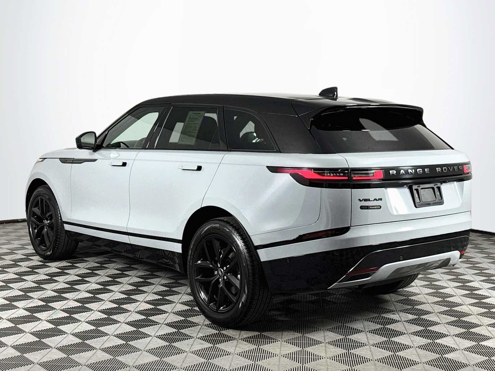 Used 2026 Land Rover Range Rover Velar Dynamic SE AWD/4WD image 7