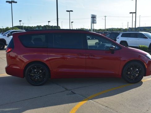 New 2027 Chrysler Pacifica Limited w/ Family Tech Group FWD image 4