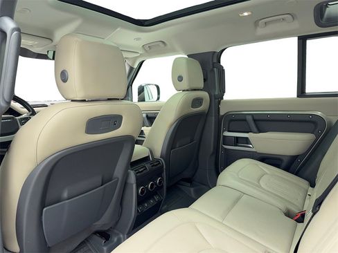 Used 2022 Land Rover Defender 110 SE image 40