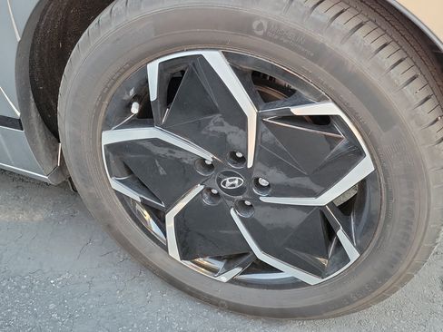 Used 2024 Hyundai Ioniq 5 Limited image 5