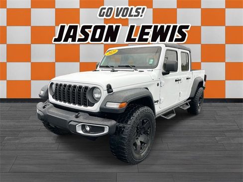 Used 2025 Jeep Gladiator Sport image 9