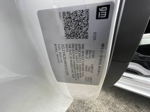 Certified 2025 Chevrolet Corvette 1LT image 31