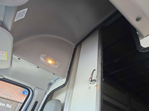 Used 2018 Ford E-350 and Econoline 350 Super Duty w/ Power Windows & Locks Group image 15