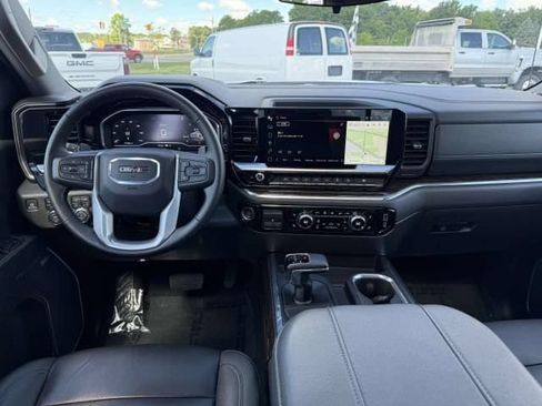 Used 2024 GMC Sierra 1500 Elevation w/ Elevation Premium Package AWD/4WD image 17