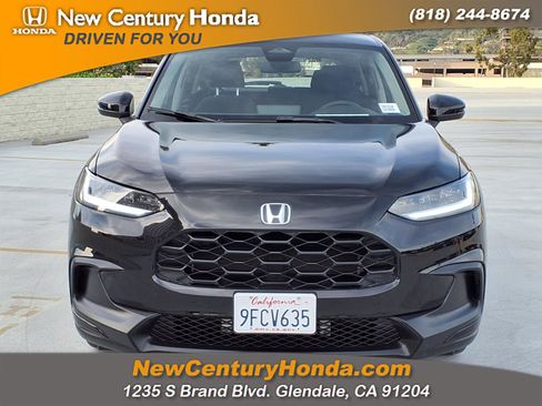 Used 2023 Honda HR-V LX image 2